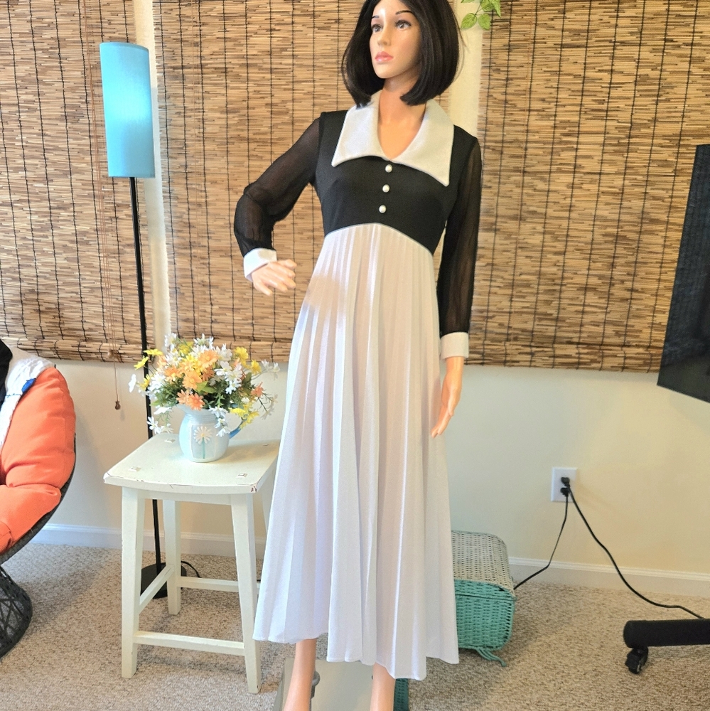 Vintage 70's Hostess Dress